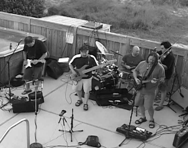 Snackhounds Poolside